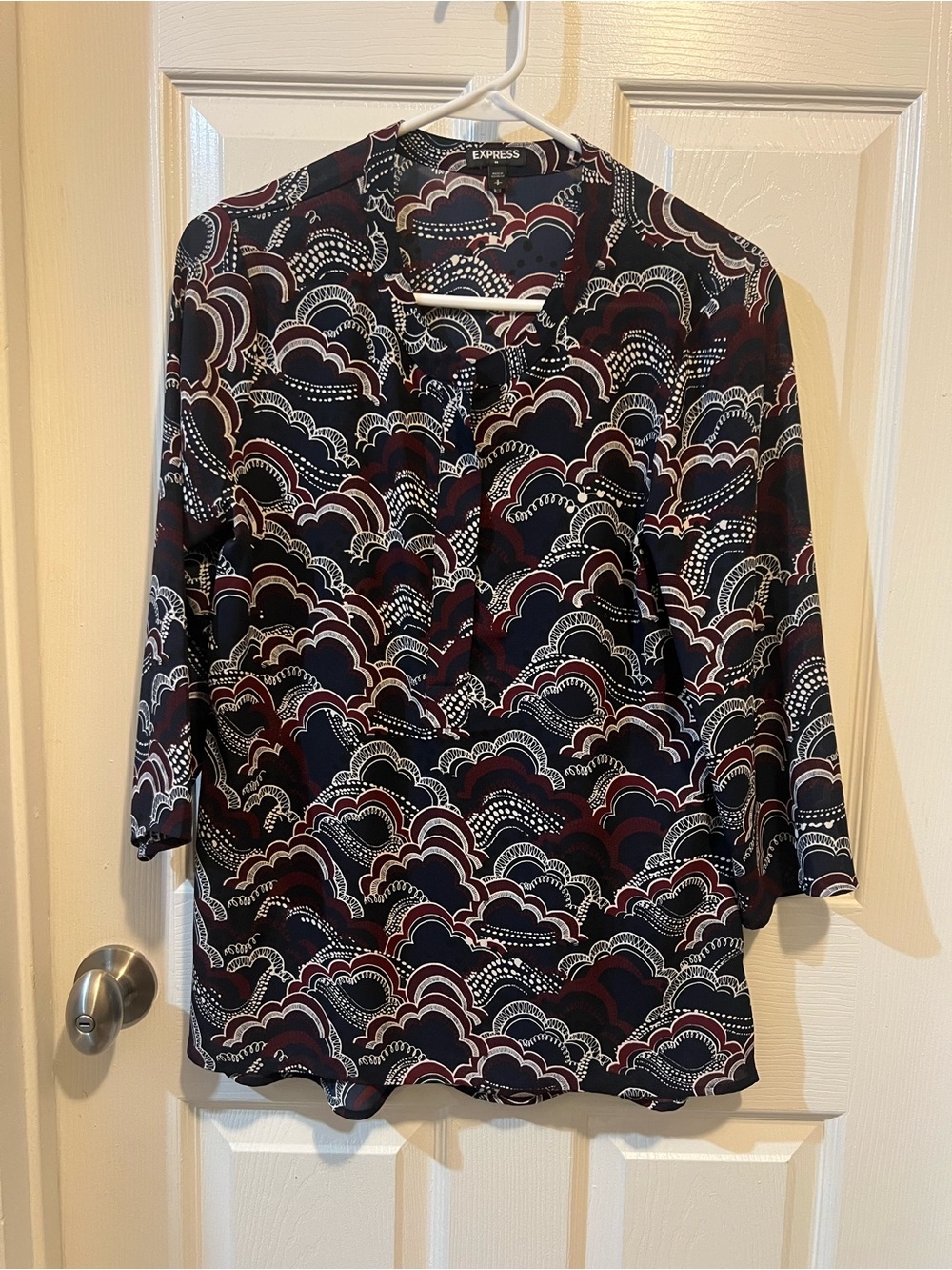 Express Women's Navy and Burgundy Patterned Tunic Top